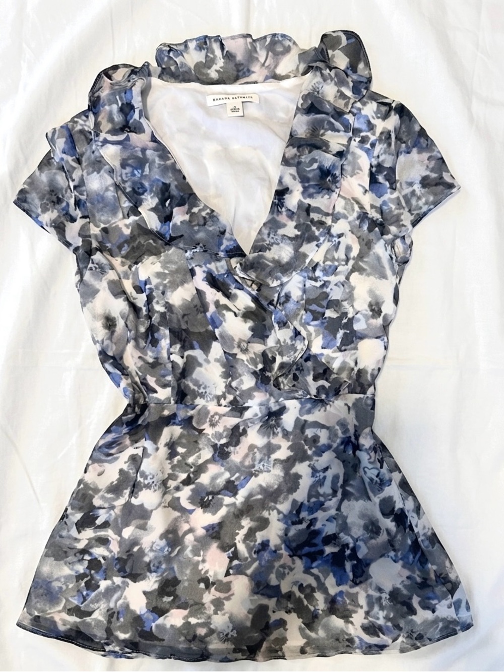 Banana Republic Floral Ruffle V-Neck Short Sleeve Blouse